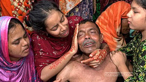 ৪ মৃত্যু: ‘আমরা মরে গেলাম ঋণের বোঝা আর খাওয়ার অভাবে’