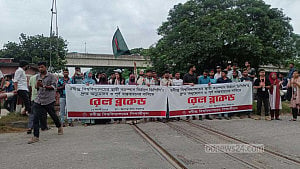 Rabindra University students block railway, halting train service