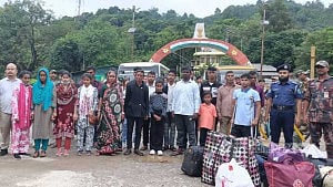 ভারতে কারাভোগের পর তামাবিল দিয়ে দেশে ফিরলেন ২২ বাংলাদেশি