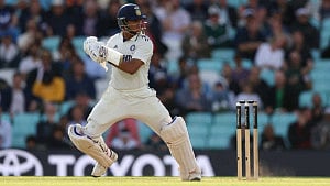 India hit back against England on another remarkable day