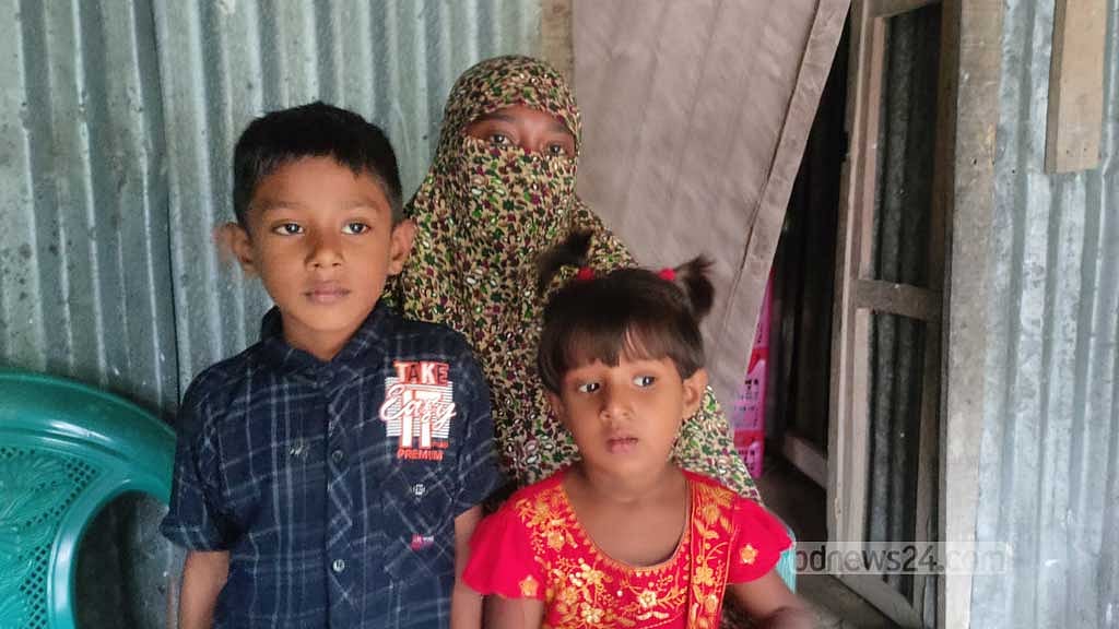 রাজিবের স্ত্রী চম্পা এবং দুই সন্তান ইকরা ও আলিফ।