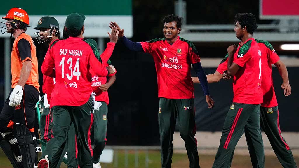 বাটে-বলে লড়াই করেছেন রকিবুল হাসান। ছবি: নর্দান টেরিটরি ক্রিকেট।