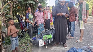 কুয়াকাটা থেকে ফেরার পথে ট্রাক চাপায় স্বামী নিহত, স্ত্রী আহত