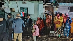 বগুড়ায় ঘরের দরজা ভেঙে নারীর লাশ উদ্ধার