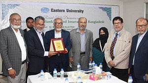 ইস্টার্ন ইউনিভার্সিটিতে ইসলামিক ফাইন্যান্স নিয়ে গোল টেবিল