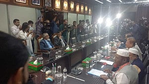 EC in talks with Jamaat