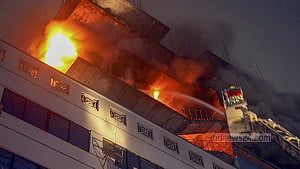 গুলিস্তানে দেড় ঘণ্টা পর নিয়ন্ত্রণে মার্কেটের আগুন