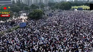 জানাজায় মানুষের ঢল, ওসমান হাদিকে শেষ বিদায়