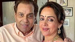 আরও অনেক লেখা বাকি ছিল ধরমজির: আফসোস হেমা মালিনীর