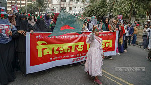 হাদির মৃত্যু: জড়িতদের গ্রেপ্তার দাবিতে ইনকিলাব মঞ্চের বিক্ষোভ মিছিল