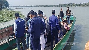 হাদির কফিন আসবে সন্ধ্যায়: ঢাকার পথে পরিবার