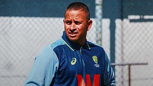 Khawaja ruled out of second Ashes Test
