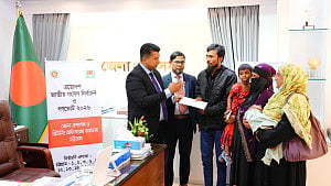 চট্টগ্রামে সড়কের ধারে উদ্ধার এক শিশু হাসপাতালে, দায়িত্ব নেবে সমাজসেবা
