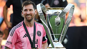 Miami lock up Cup-winning GK Rios Novo