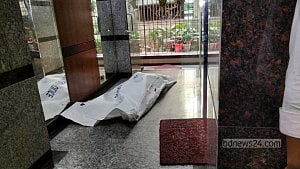 মোহাম্মদপুরের বাসায় মা-মেয়ের রক্তাক্ত লাশ