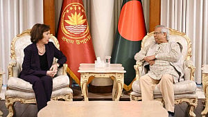 US envoy calls on Yunus before departure