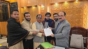 Nahid files nomination papers for Dhaka-11
