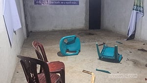4 hurt in alleged attack on BNP office in Hatiya
