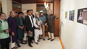 আলোকচিত্রে মণিপুরীদের জীবনধারা