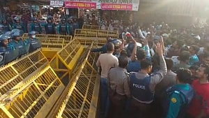 Police HQ besieged demanding IGP’s resignation