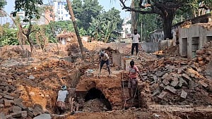 Tunnel discovered under Dighapatia Zamindar house