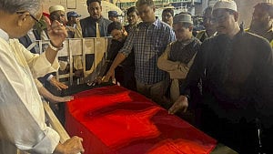 Bangladesh mourning death of Hadi