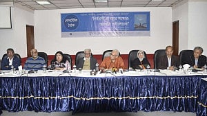 কোন কোন দল থাকলে ভোট ‘গ্রহণযোগ্য’ হবে, উত্তর খুঁজতে চান দেবপ্রিয়