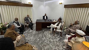 Tarique begins office work