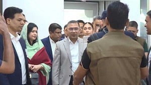 নির্বাসনের অবসান, শুরু কি নতুন রাজনীতিতে?