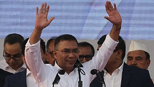 তারেকের মনোনয়নপত্র জমা