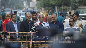 Khaleda not yet fit to fly abroad: doctors