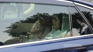 Zubaida at Evercare to see Khaleda