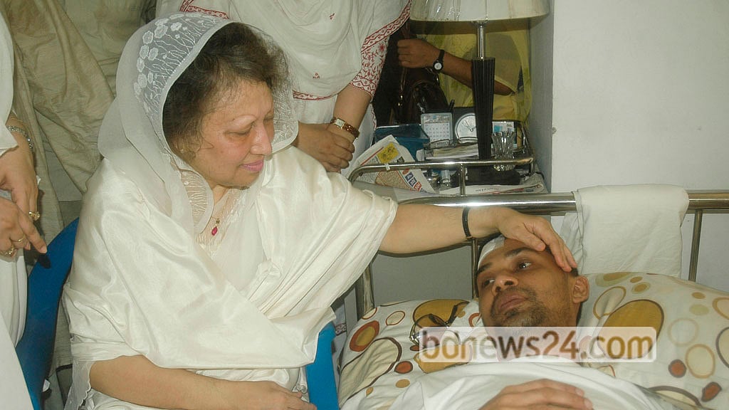 During the state of emergency on Sept 11, 2008. A year after being released from prison, former prime minister Khaleda Zia visited the PG Hospital to see her eldest son, Tarique Rahman. Photo: Firoz Ahmed