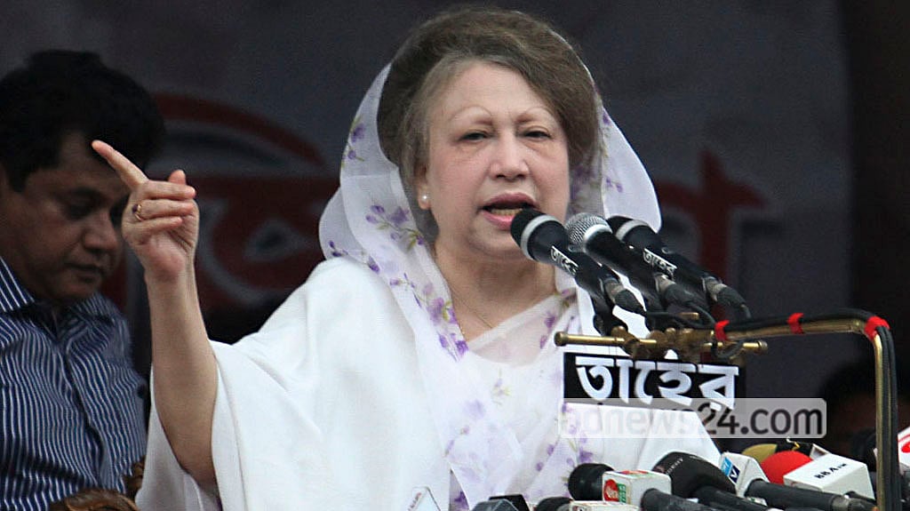 Oct 25, 2013: Khaleda Zia attends an 18-party alliance rally at Suhrawardy Udyan in Dhaka. Photo: Nayan Kumar