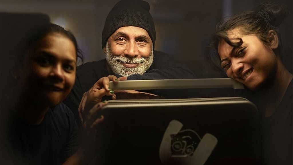 ‘গার্ডিয়ানস অফ দ্য গডস’ নাটকের দৃশ্য। ছবি: প্রাচ্যনাট থিয়েটারের সৌজন্যে।