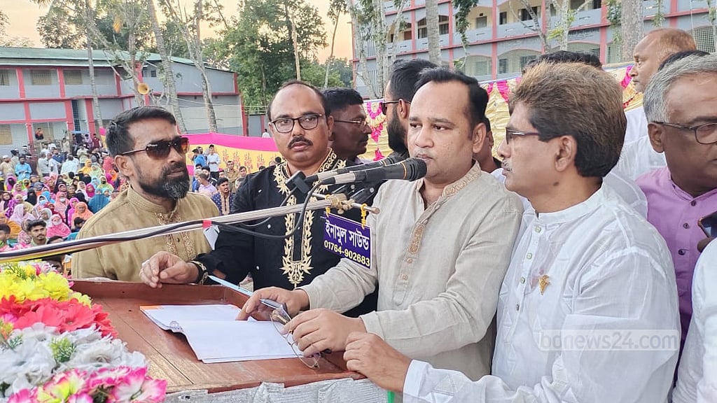 A rally by Yeasir Arshad Rajon, the BNP leader denied nomination in Natore-1.