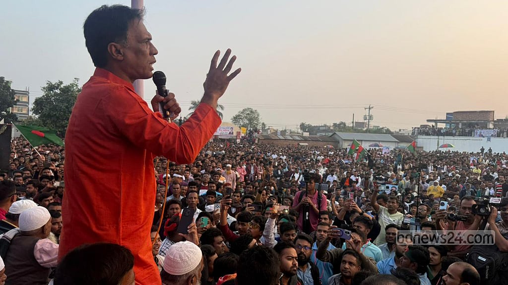 Taiful Islam Tipu, the BNP leader denied nomination in Natore-1, addresses a rally.