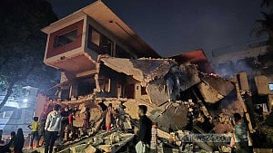 কেমন হতো যদি রাত পোহালে দেশটা এমন হতো...