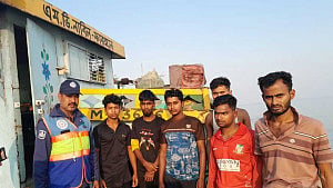 সন্দ্বীপ চ্যানেলে জেলে হত্যা, যেভাবে ধরা নৌযানের ৬ শ্রমিক