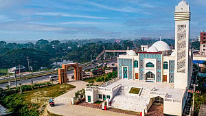 বিদ্যুৎ বিল নিয়ে বিপাকে মডেল মসজিদ
