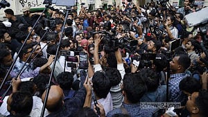 Standoff, tension ahead of new student group’s launch