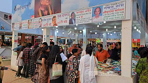 Final week of Ekushey Book Fair sees visitors eager to return