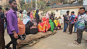 Clear workers’ wages, bonuses before Eid: minister