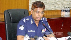 সাবেক আইজিপি শহীদুলের দুটি বস্তায় কী মিলল?