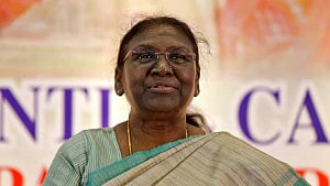 ভারতের মণিপুরে মুখ্যমন্ত্রীর পদত্যাগের পর রাষ্ট্রপতির শাসন