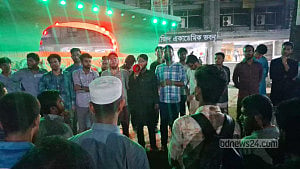 কুয়েটে সংঘর্ষ: প্রতিবাদে জগন্নাথে বৈষম্যবিরোধীদের বিক্ষোভ