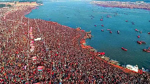 শেষ হচ্ছে ভারতের মহা কুম্ভমেলা