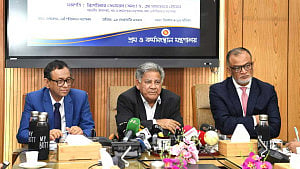 ‘কিছু সংবাদে’ বাজারে অস্থিরতা তৈরি হয়, সয়াবিন তেল প্রসঙ্গে বাণিজ্য উপদেষ্টা