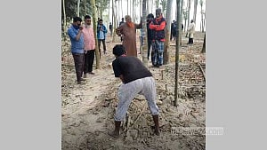 সিরাজগঞ্জে ছাত্র আন্দোলনে নিহতের লাশ উত্তোলন, আরেকটিতে বাধা