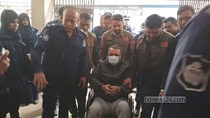 ‘আইন কর্মকর্তারা সঠিক দায়িত্ব পালন করেননি’, অভিযোগ ফারুকপুত্র সুমনের